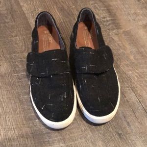 Toms size 8